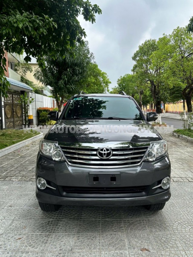 Toyota Fortuner 2.7V 4X2 AT 2016